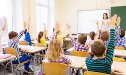 Şavşat’ta Ders Zili Yeniden Çaldı: Öğrenciler Sınıflarına Kavuştu