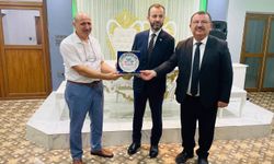 Başkan Aydın’dan Ak Parti’nin 25 Yıllık Vefasına Şavşat’ta Anlamlı Plaket