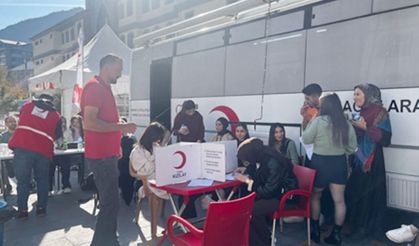 Şavşat MYO Öğrencilerinden Kan Bağışı Desteği