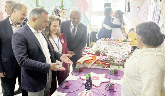 Şavşat Halk Eğitim Merkezi’nin Yıl Sonu Sergisi Renkli Görüntülere Sahne Oldu