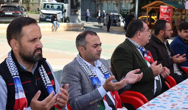 Şavşat Filistin İçin Tek Yürek Yardım Kermesine Yoğun Katılım