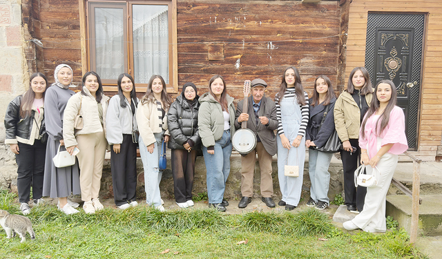 Şavşat Meslek Yüksek Okulu Öğrencilerinden Örnek Davranış