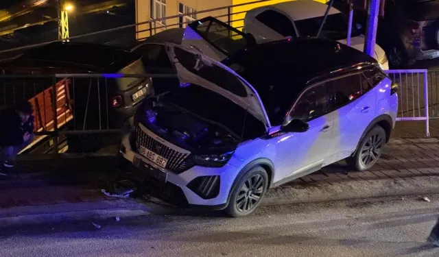 Artvin’de Trafik Kazası 3 Kişi Yaralandı