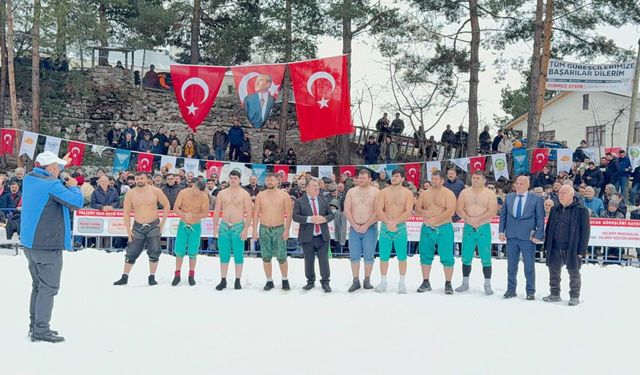 Sakin Şehir Şavşat’ta 300 Yıllık Gelenek Kar Üstünde Yaşatıldı