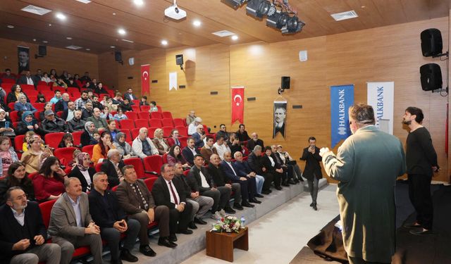 Sahnede Sanat, Salonda Duygu Seli