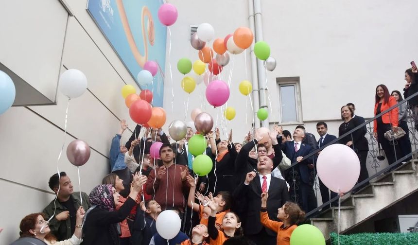 Renklerimiz Bir, Geleceğimiz Birlikte