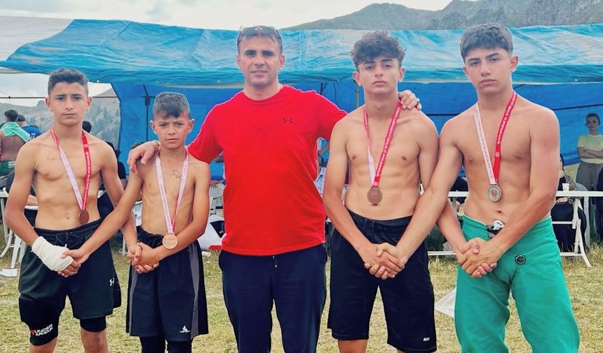 Şavşat’ın Minik Güreşçileri Türkiye Sahnesinde