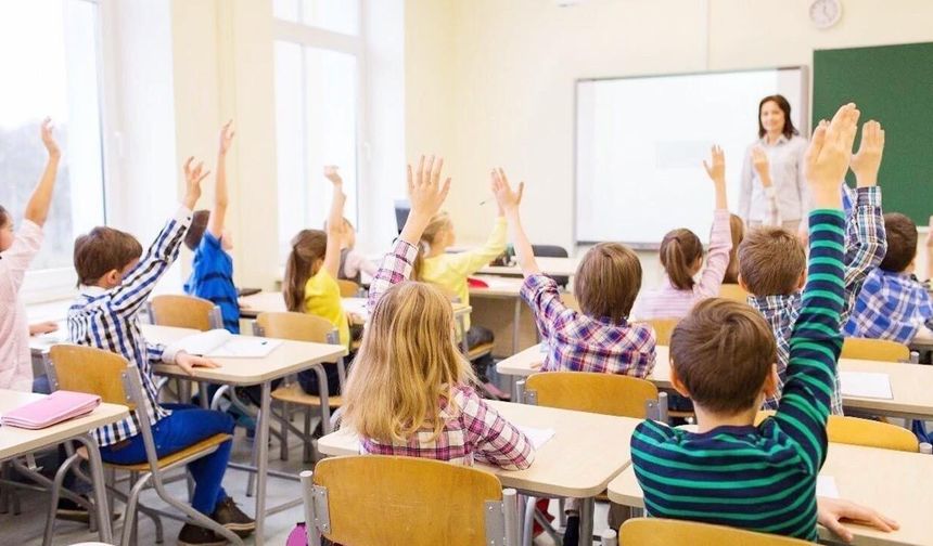 Şavşat’ta Ders Zili Yeniden Çaldı: Öğrenciler Sınıflarına Kavuştu