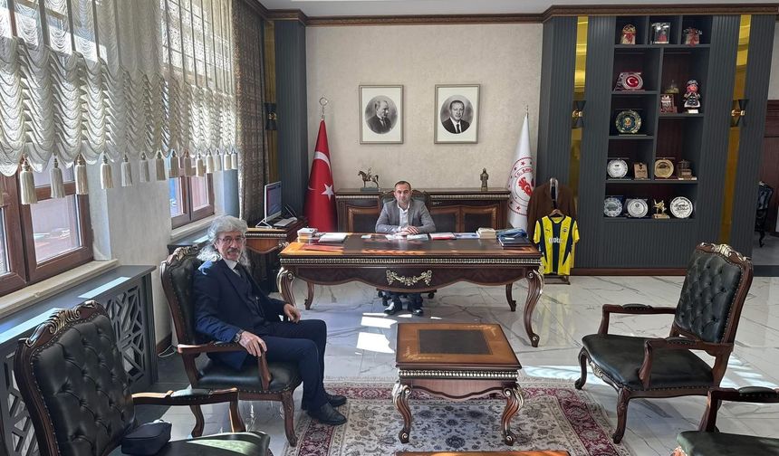 Kaymakam Bayram Köse, Gazeteci  Nurbay Usta’yı Makamında Kabul Etti